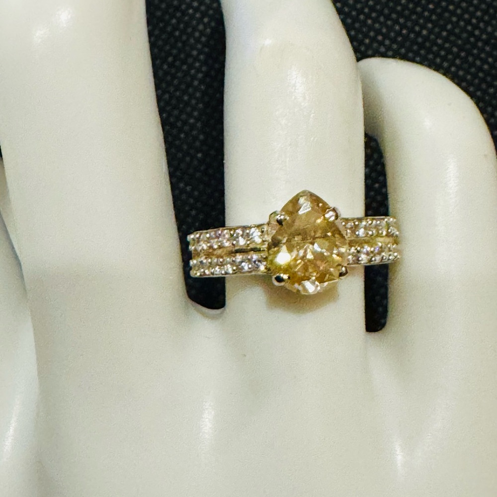 SAMPLES OF YELLOW/ CHAMPAGNE DIAMONDS RINGS - Picture 8 of 12